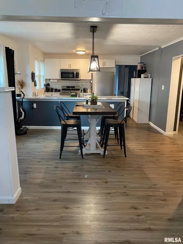 Benton, IL 62812,717 E MAIN ST