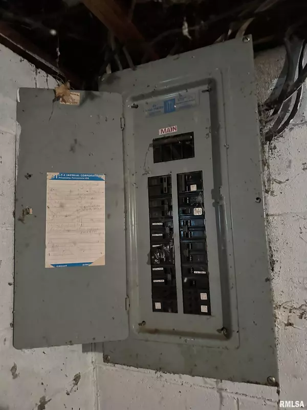 Duquoin, IL 62832,1480 HEMLOCK RD