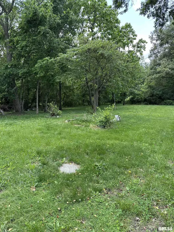 Duquoin, IL 62832,1480 HEMLOCK RD