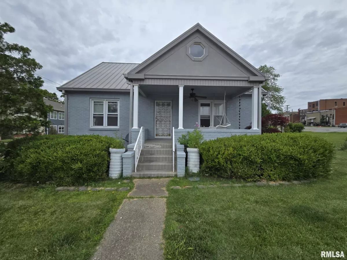 Mcleansboro, IL 62859,112 W MAIN ST