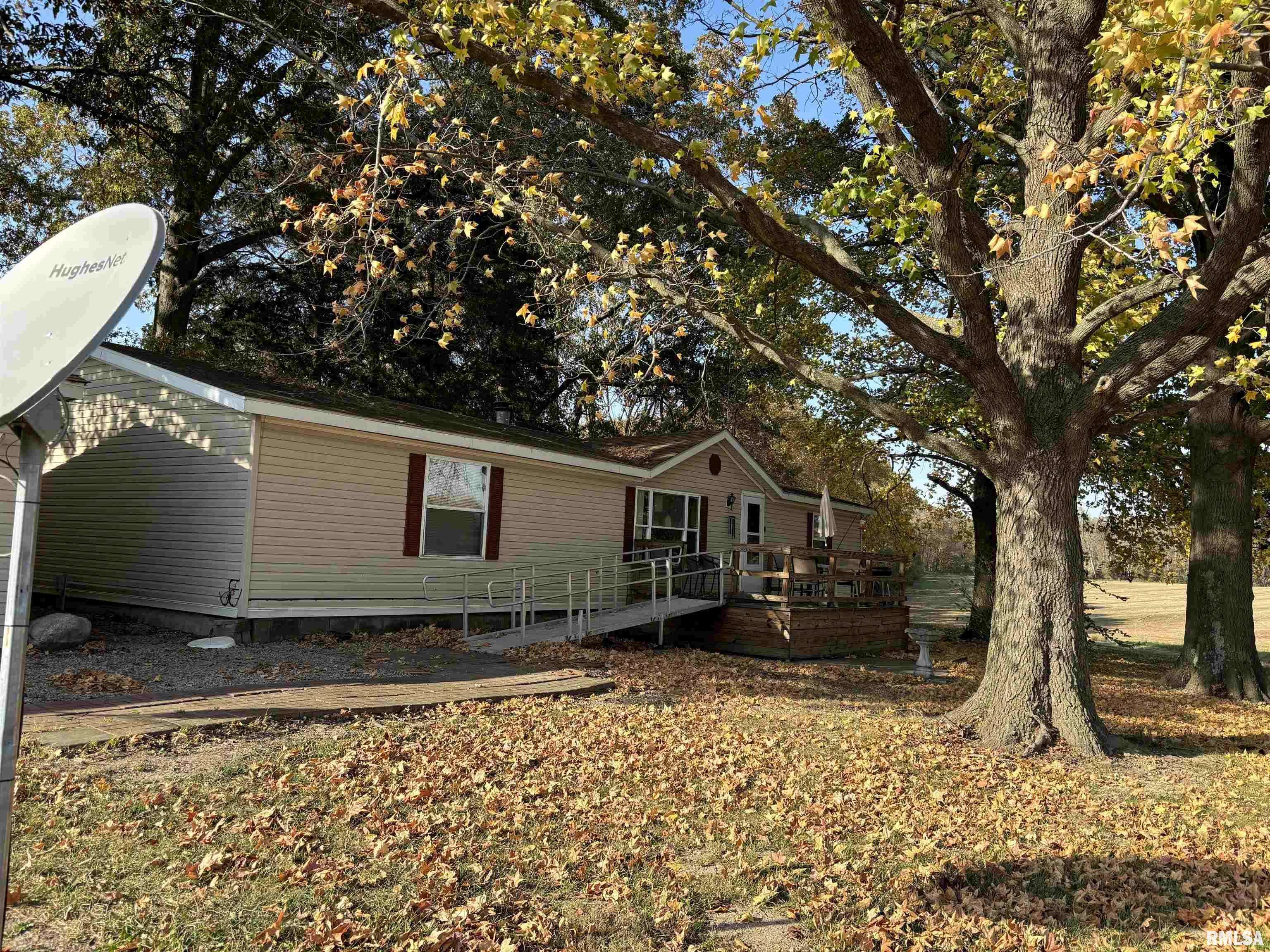 10062 N State Route 142 HWY, Mt Vernon, IL 62864