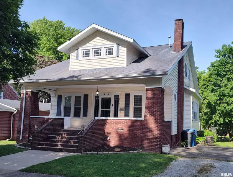 704 S WASHINGTON ST, Mcleansboro, IL 62859