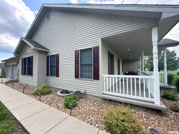 Johnston City, IL 62951,711 W 15TH ST