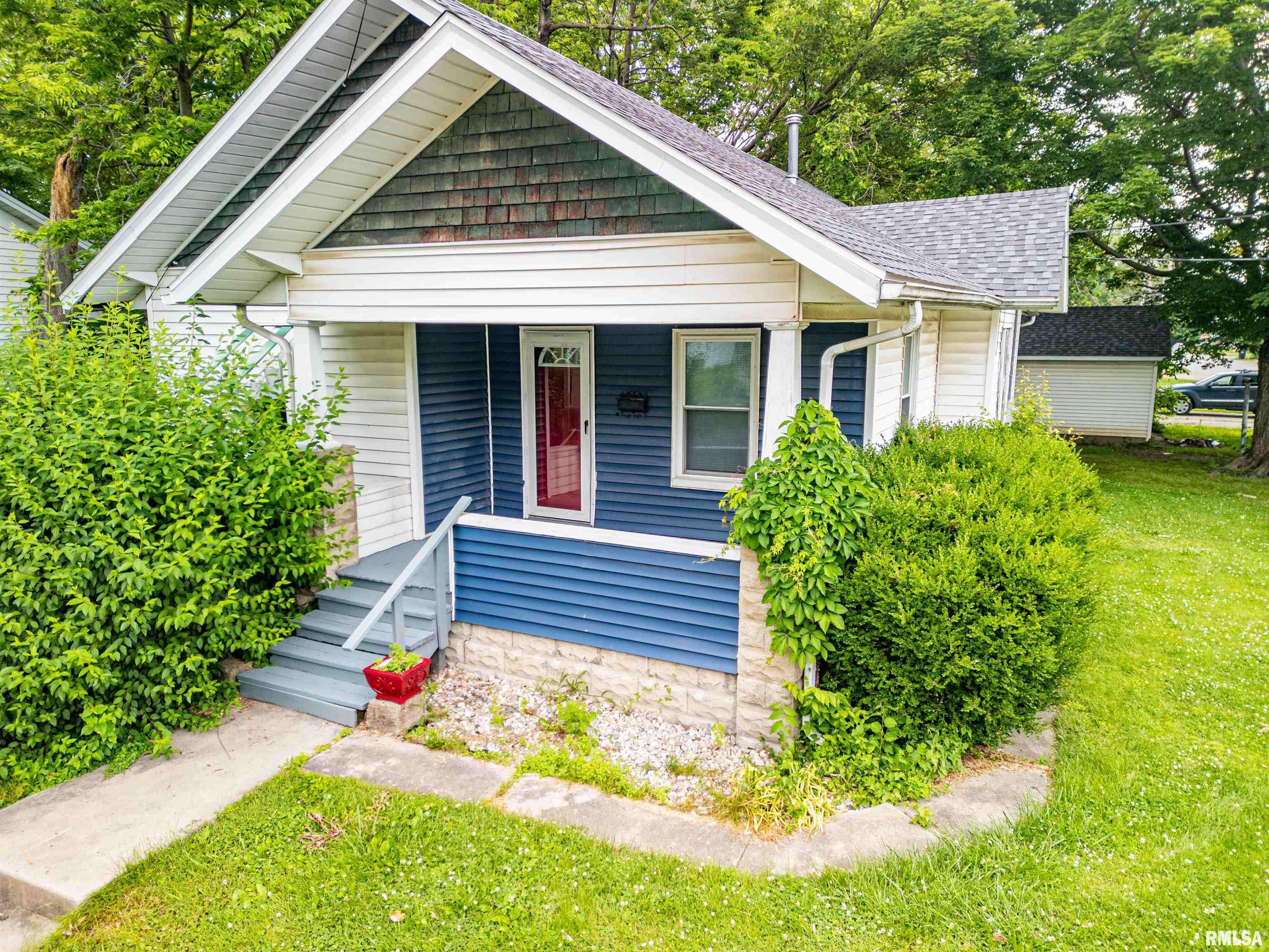 420 S MAPLE ST, Salem, IL 62881