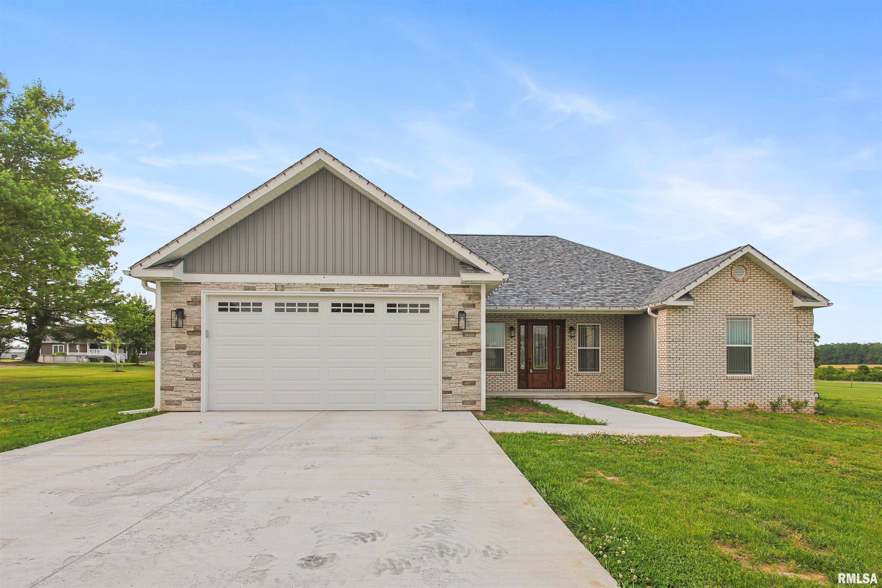 12900 Cochran RD, Marion, IL 62959