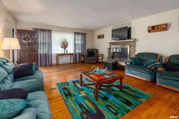 Carbondale, IL 62901,301 ORCHARD DR