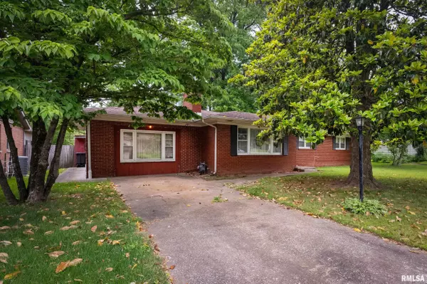 301 ORCHARD DR, Carbondale, IL 62901