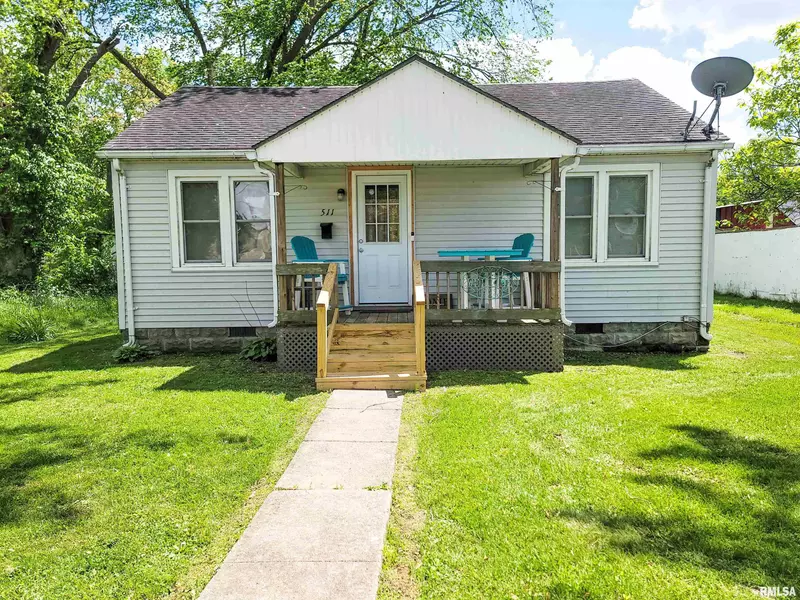 511 W 4TH ST, Flora, IL 62839
