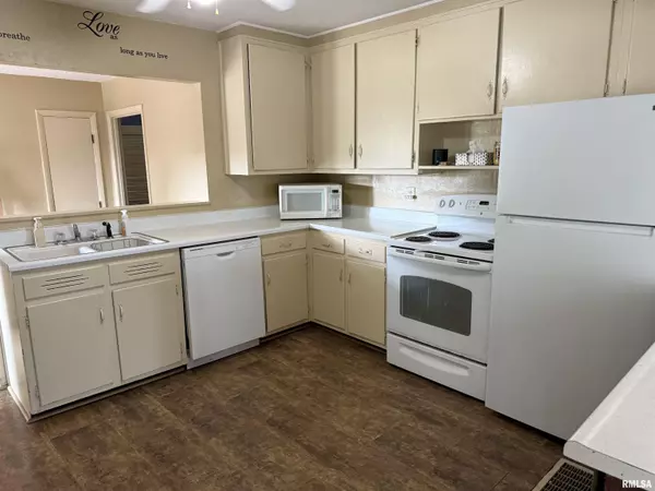 Harrisburg, IL 62946,201 W PARK ST