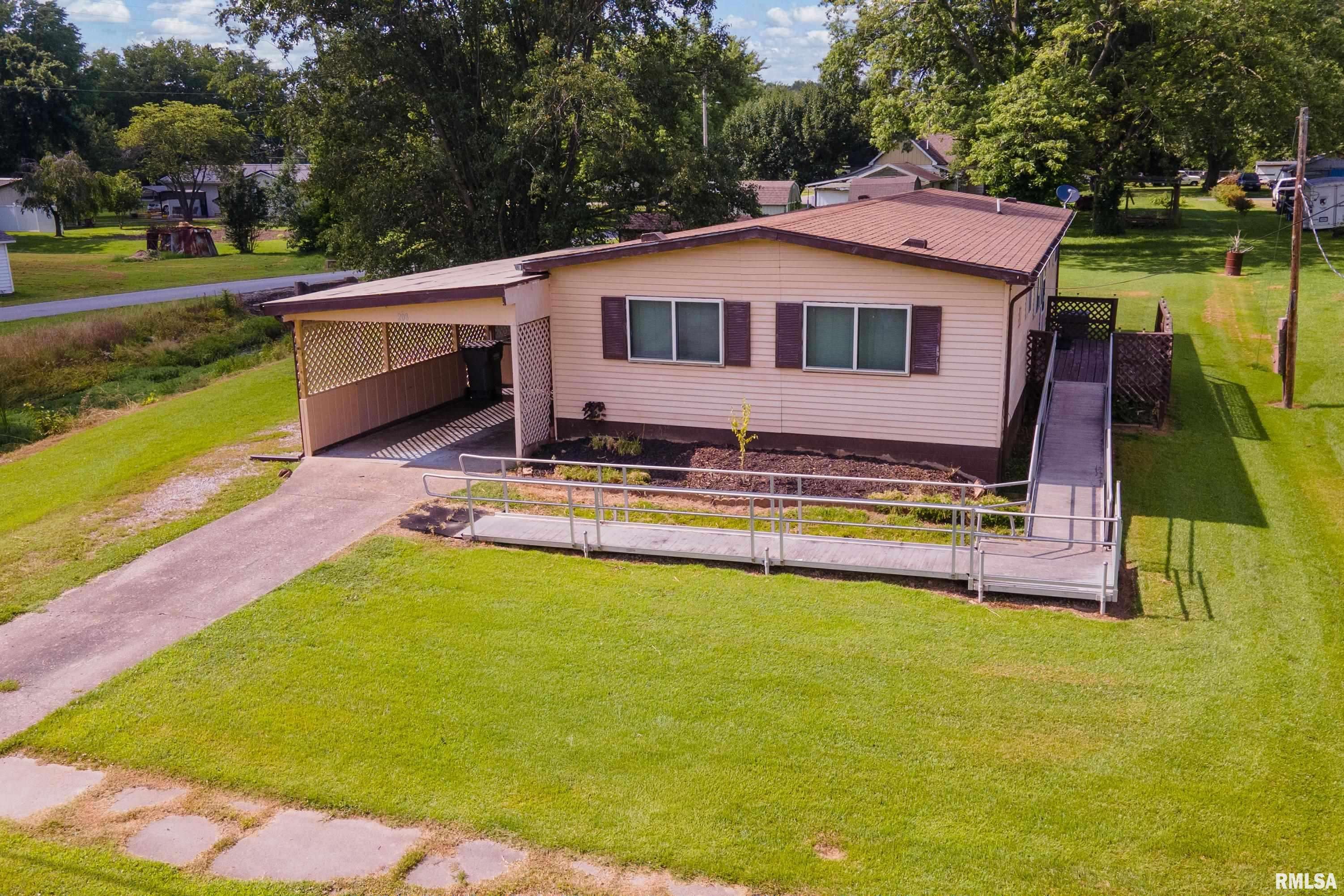 208 W PENNSYLVANIA AVE, Pittsburg, IL 62974