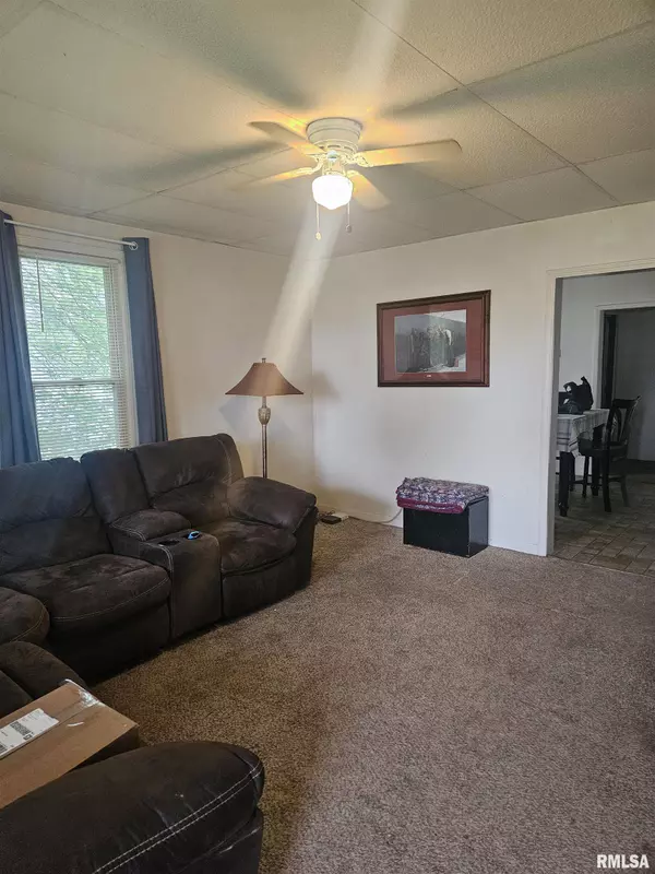 Harrisburg, IL 62946,123 W COLLEGE ST