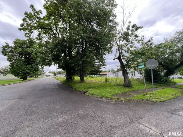 Zeigler, IL 62999,218 E ELM ST