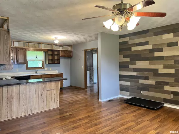 Murphysboro, IL 62966,20 Suburban DR