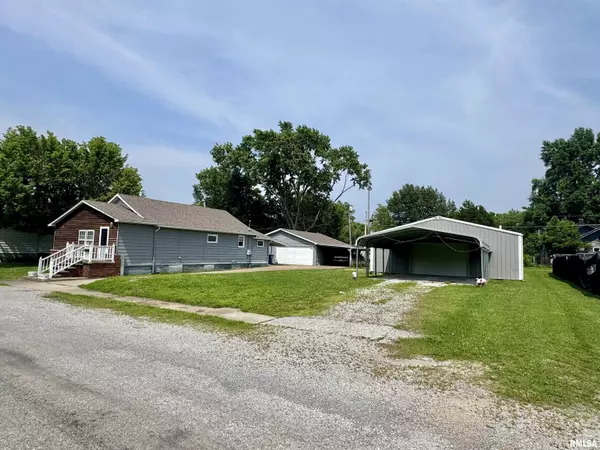 West Frankfort, IL 62896,606 N ORCHARD ST