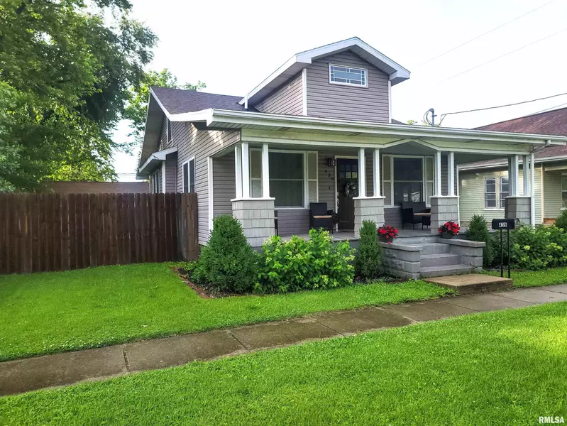 439 E NORTH AVE, Flora, IL 62839