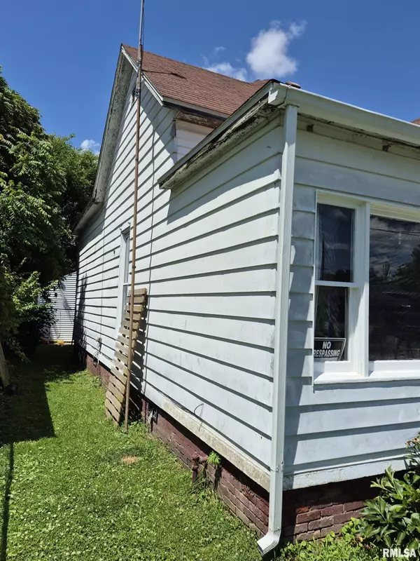 Harrisburg, IL 62946,110 W PARK ST
