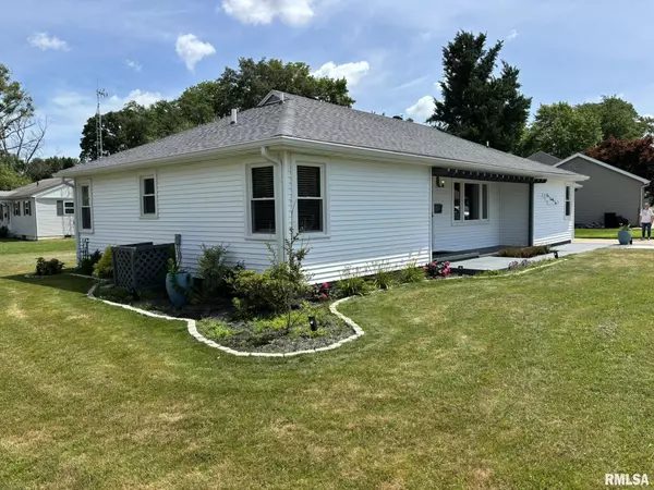 Carmi, IL 62821,122 Paint Creek LN