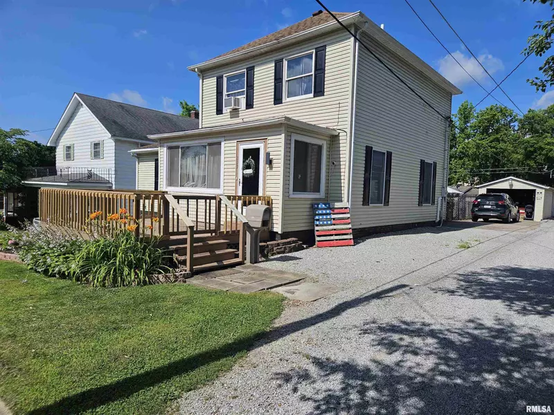 117 S MILL ST, Harrisburg, IL 62946-1914