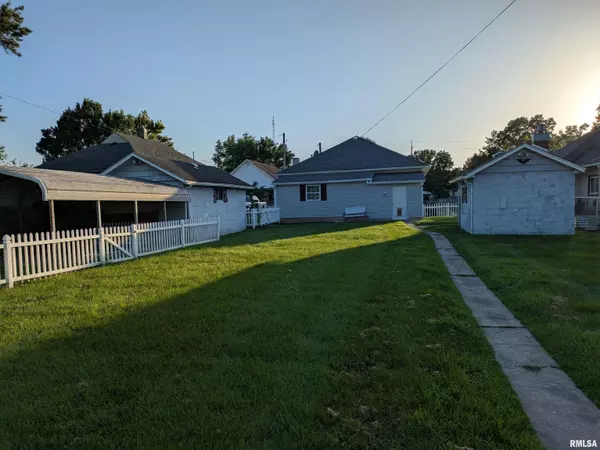 Johnston City, IL 62951,1205 BURGESS AVE