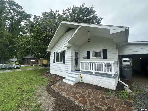308 BLOSSOM ST, Carterville, IL 62918