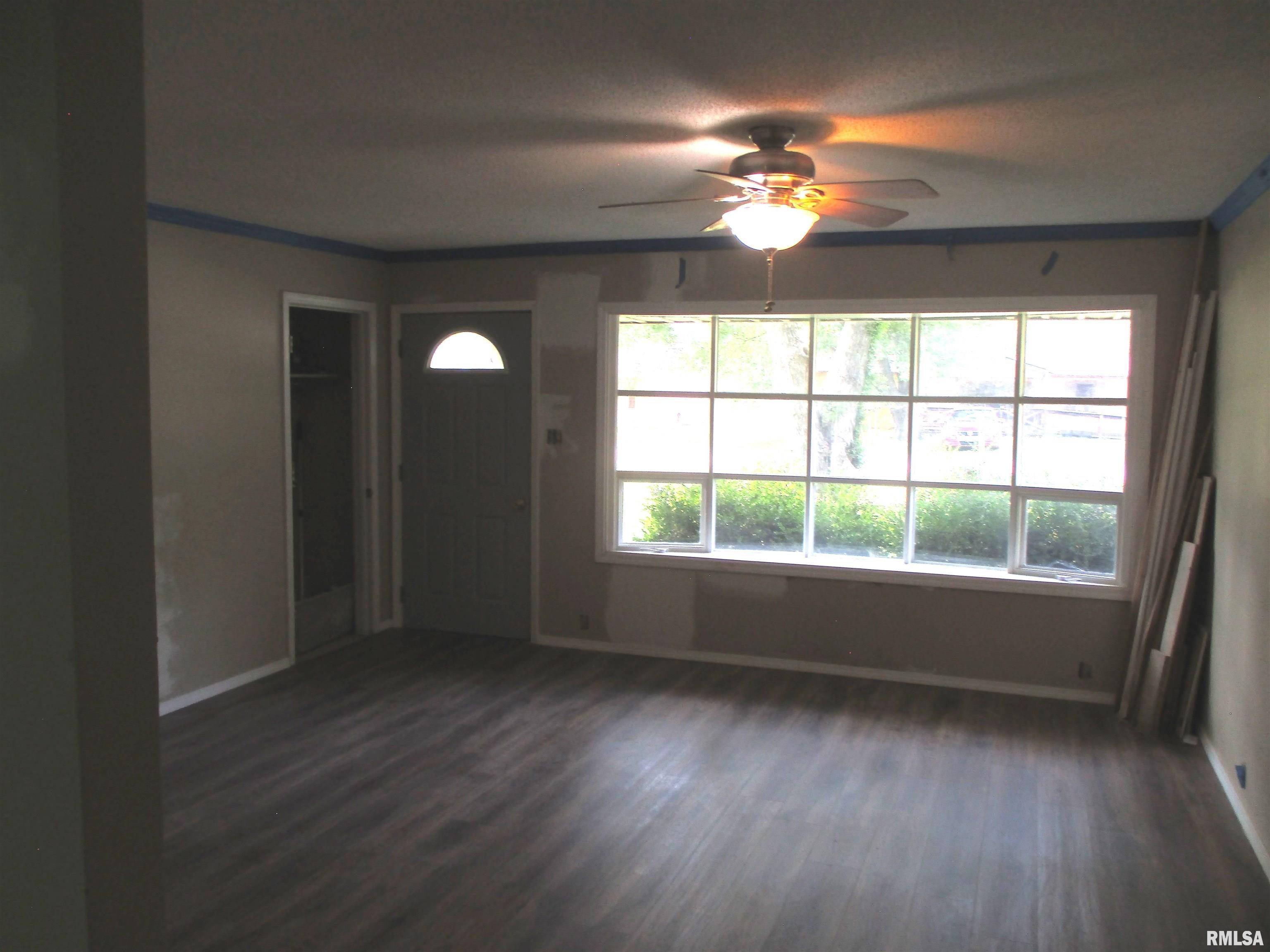 Desoto, IL 62924,405 E DOUGLAS ST