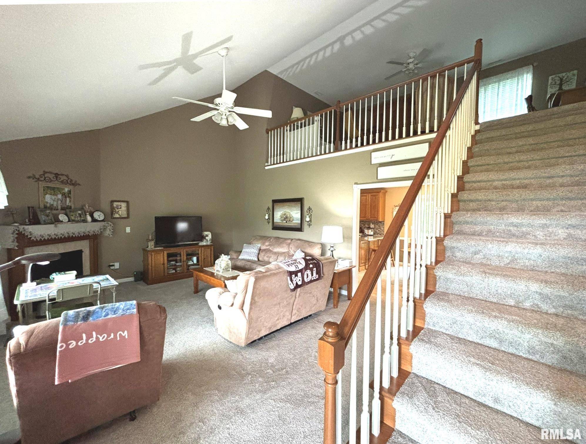 Salem, IL 62881,4041 Five Mile Creek RD