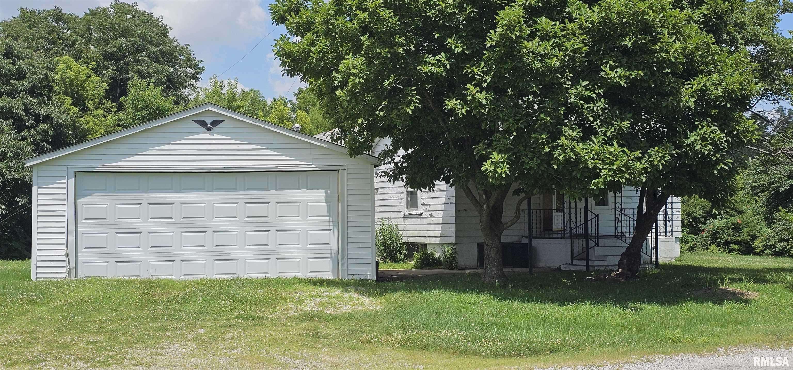 Salem, IL 62881,4801 Quail Run RD
