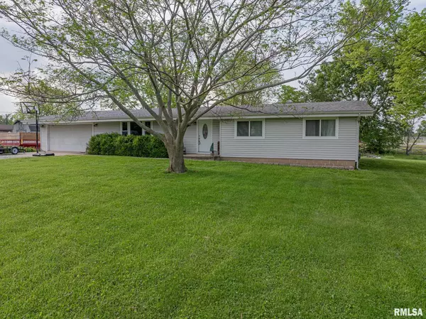 526 Hardacre RD, Salem, IL 62881