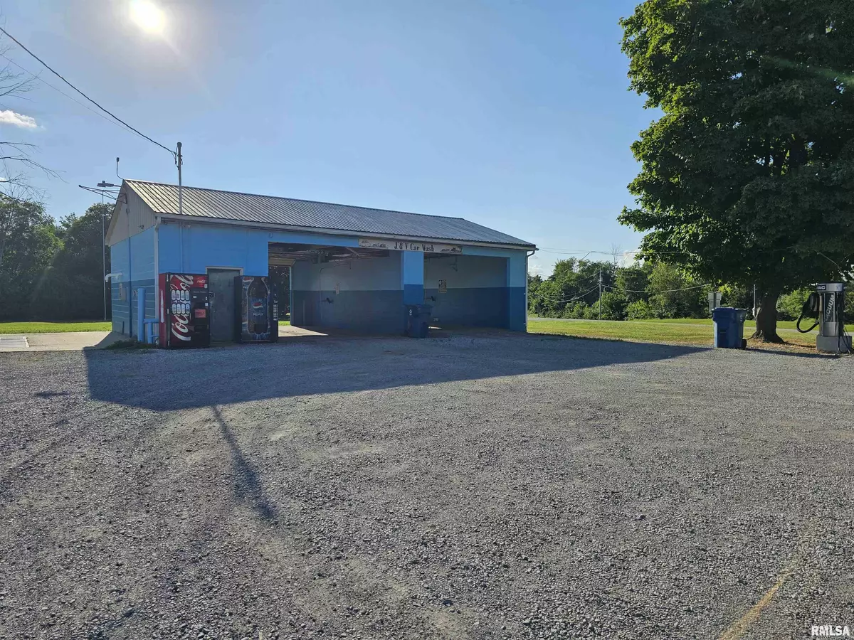Dahlgren, IL 62828,406 N 7TH ST