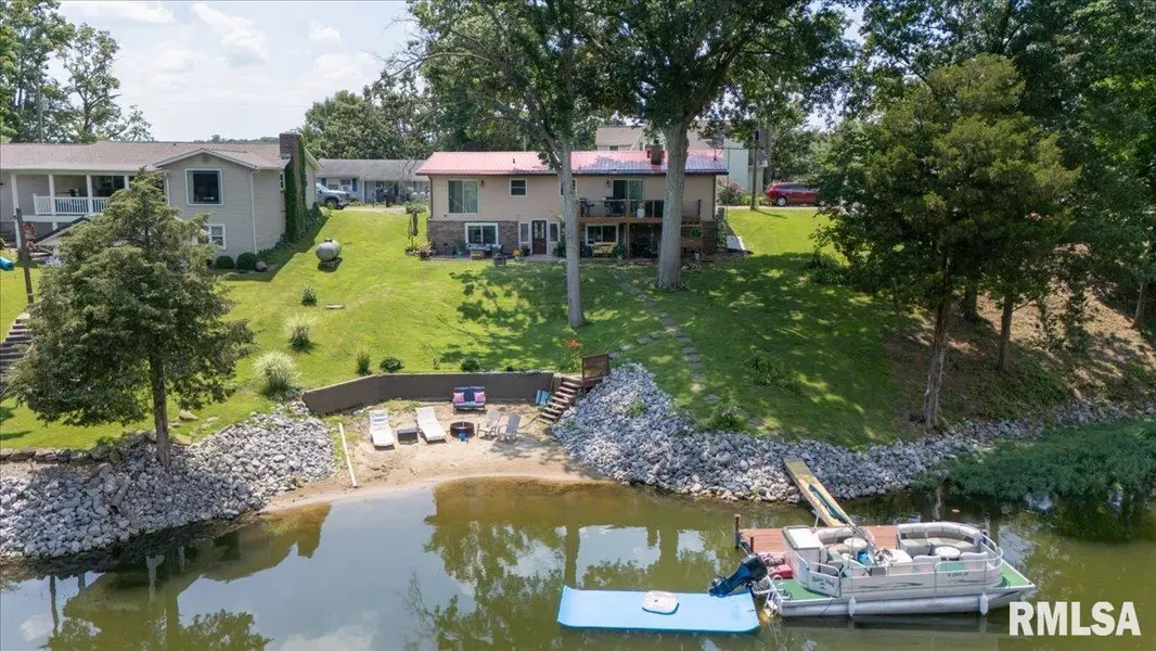 468 Clifty Heights DR, Marion, IL 62959