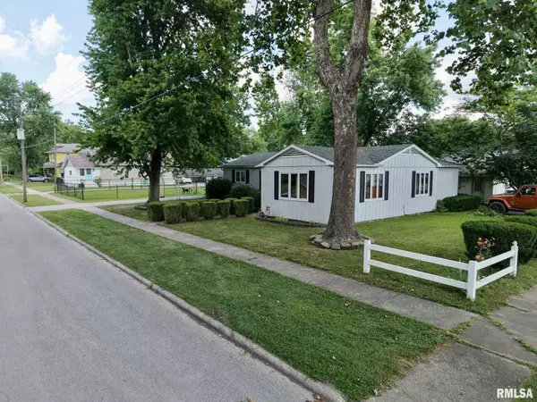 Benton, IL 62812,402 N COMMERCIAL ST