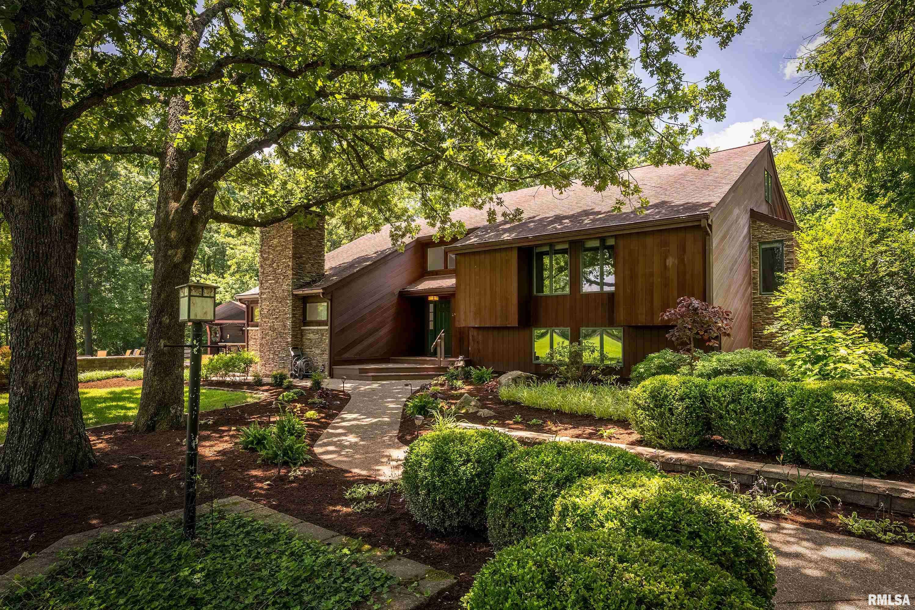 72 BLACKHAWK DR, Carbondale, IL 62901