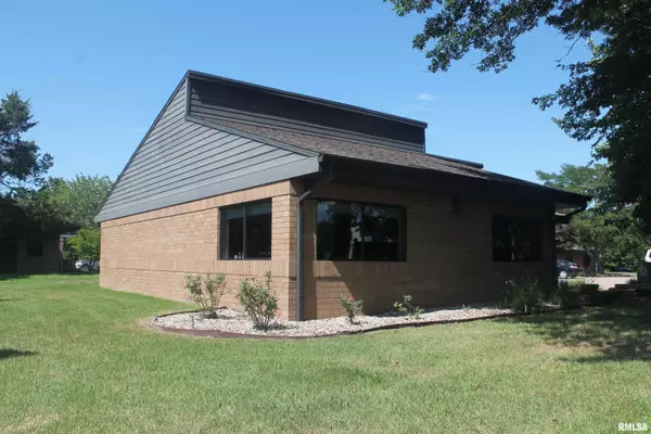 1160 CEDAR CT, Carbondale, IL 62901