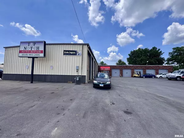1202 W Dufour ST, Marion, IL 62959