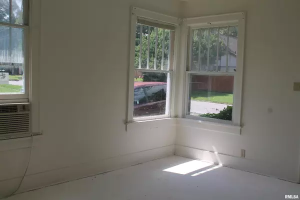 Carbondale, IL 62901,505 W CHERRY ST #2