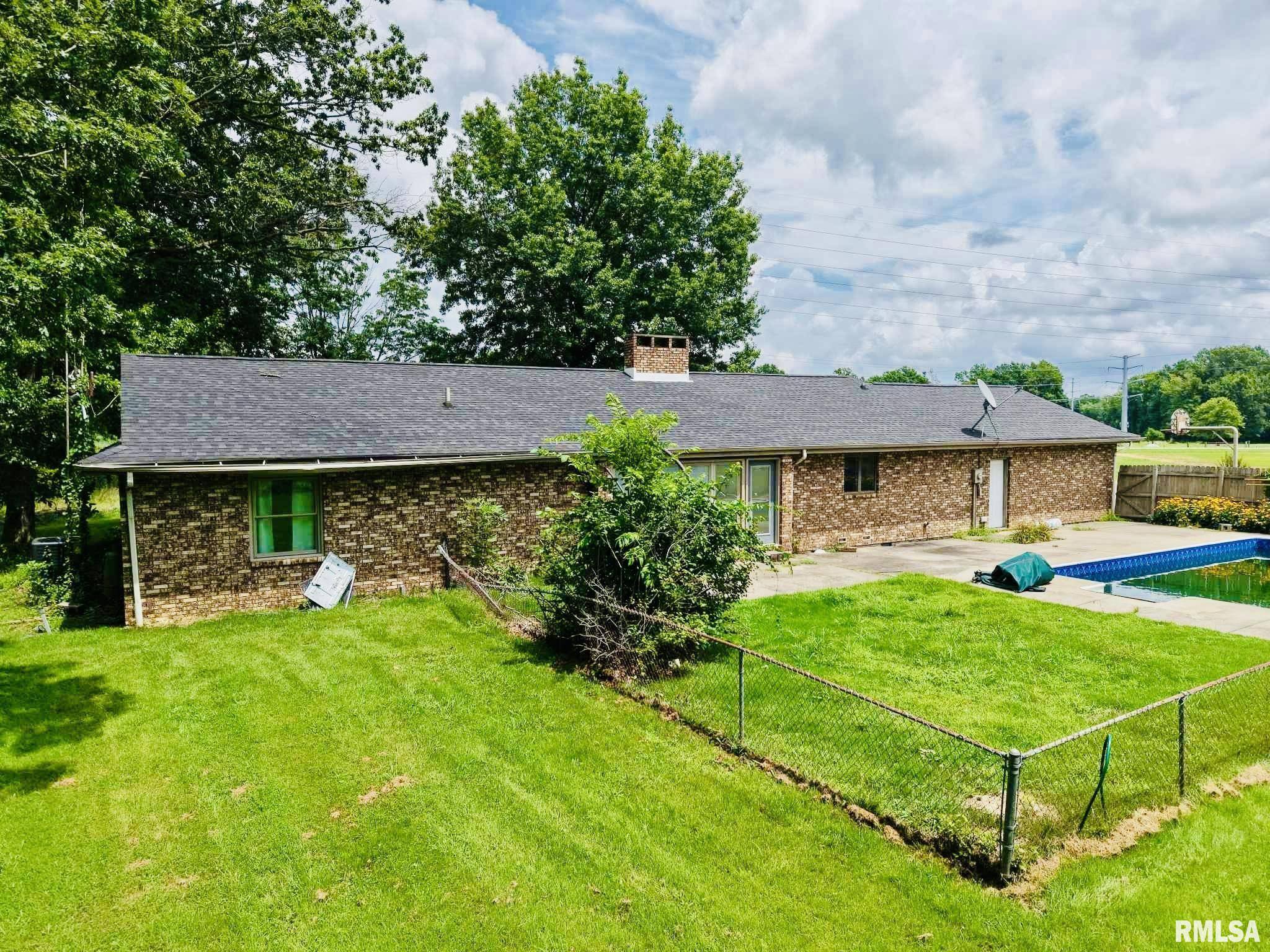 West Frankfort, IL 62896,1881 RUSSELL RD