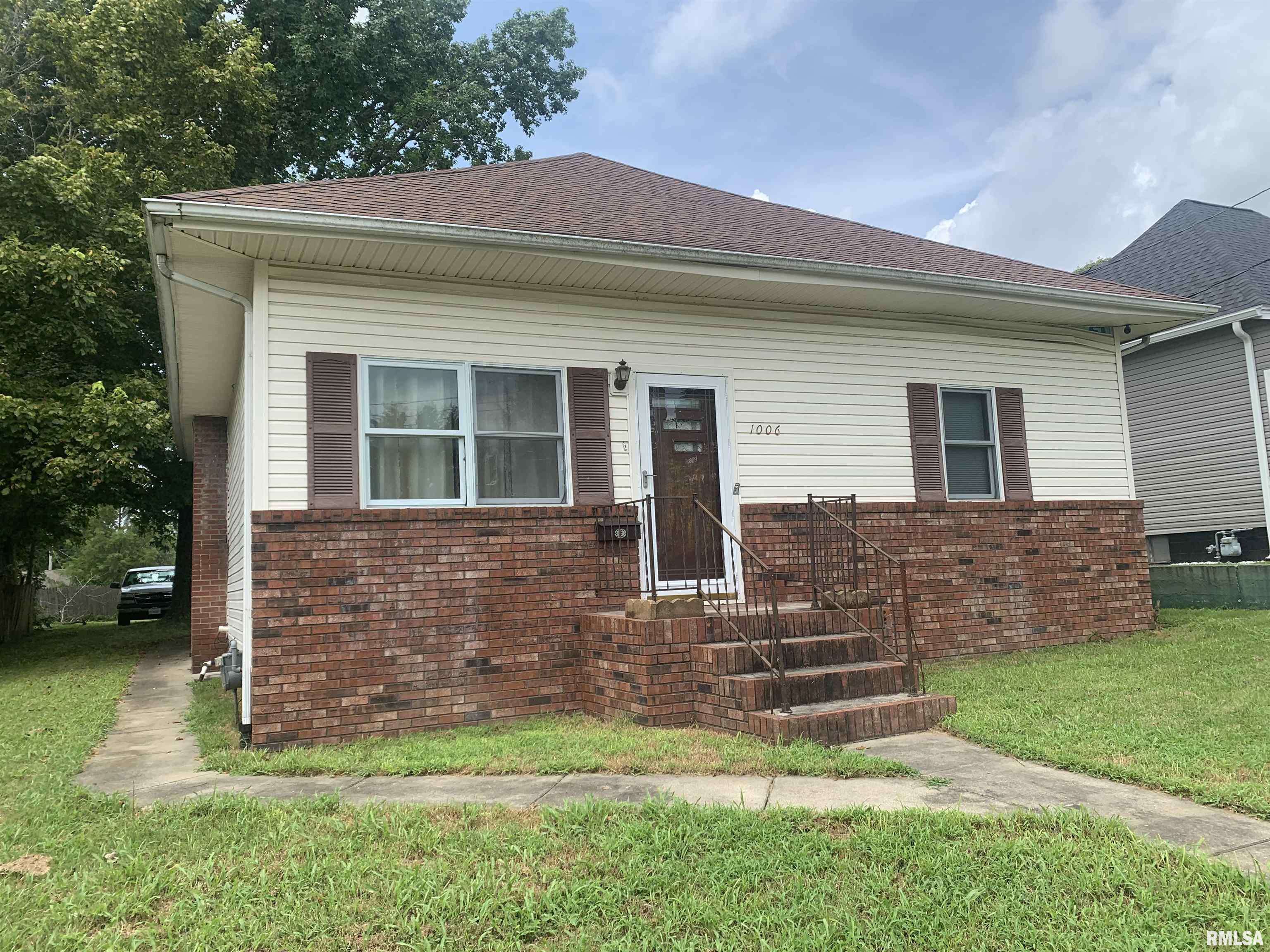 1006 Gent AVE, Johnston City, IL 62951