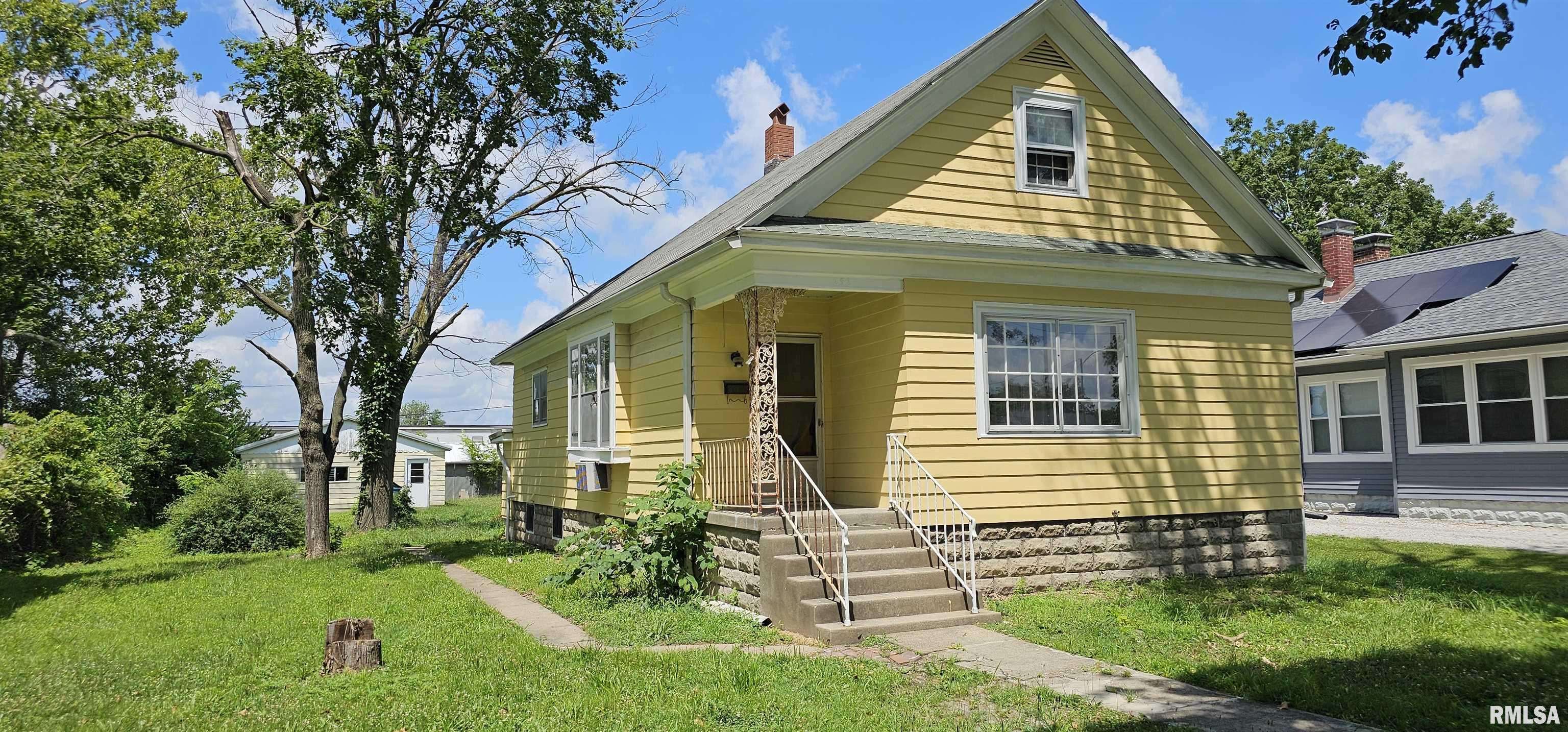 232 N JAMES AVE, Centralia, IL 62801