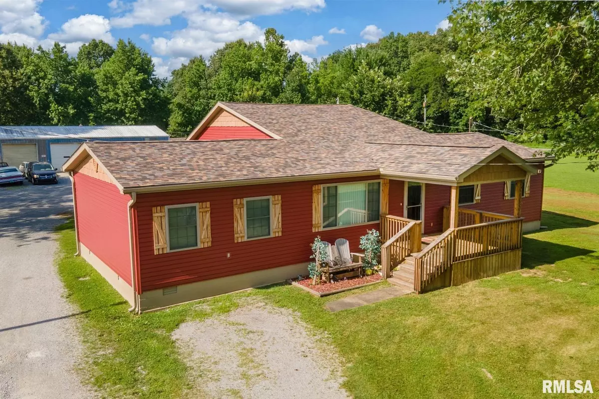 West Frankfort, IL 62896,13585 LAWRENCE RD