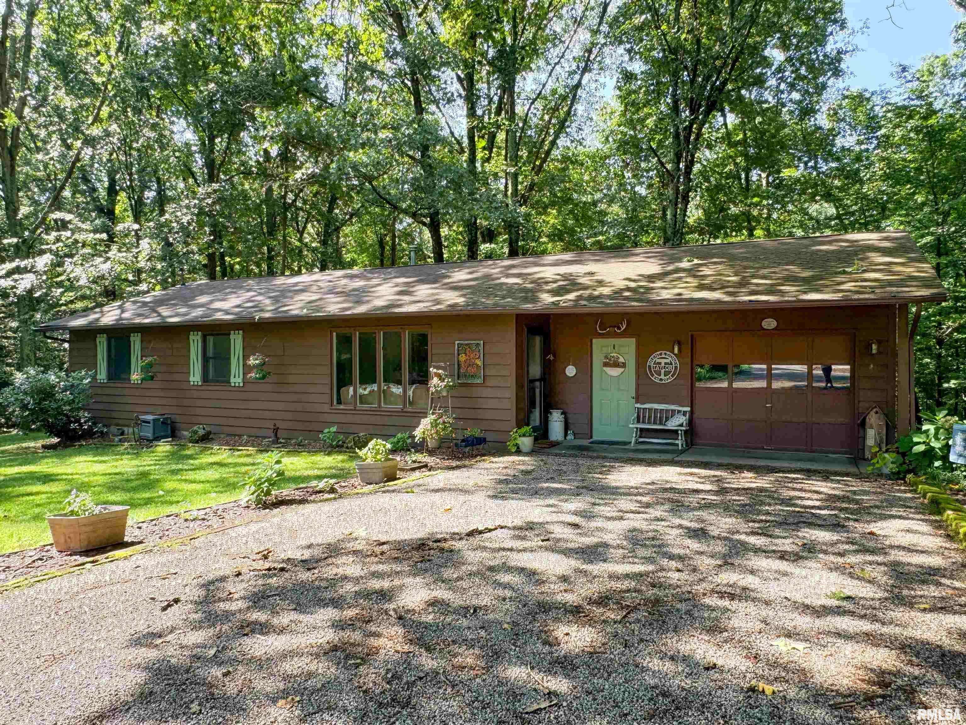 Cobden, IL 62920,1125 Kaolin RD