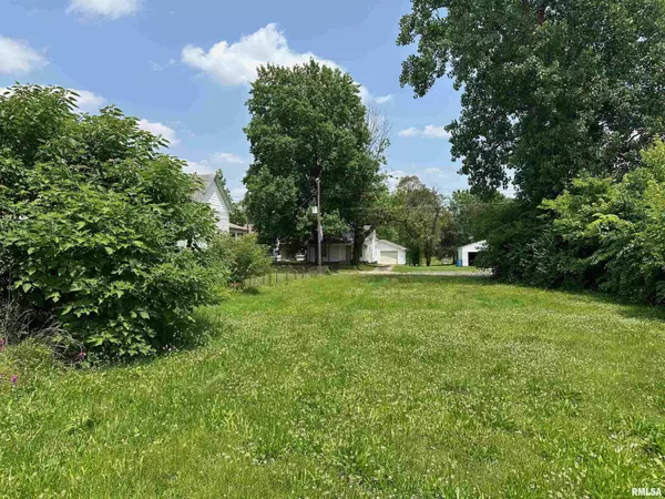 Christopher, IL 62822,703 N VICTOR ST