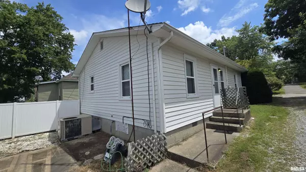 Harrisburg, IL 62946-3224,1419 S Granger ST