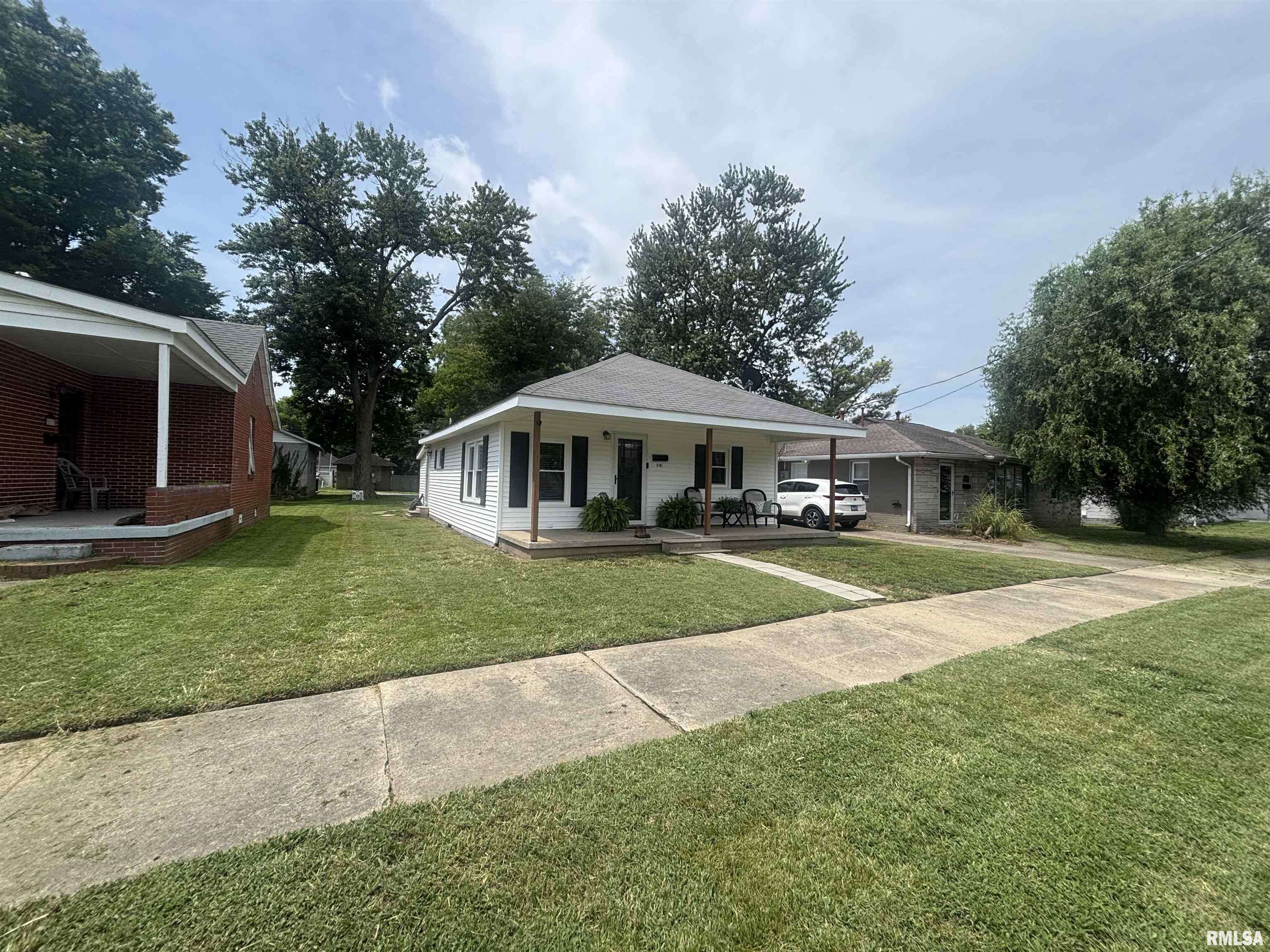Metropolis, IL 62960,510 1/2 E 6TH ST