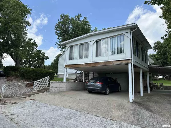 Eddyville, IL 62928,222 N MAIN ST