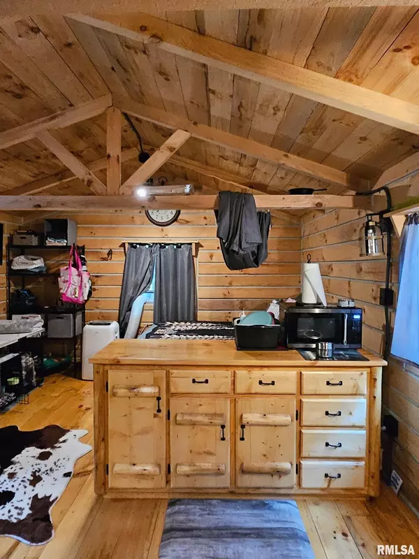 Vienna, IL 62995,67 Dutchman TRL