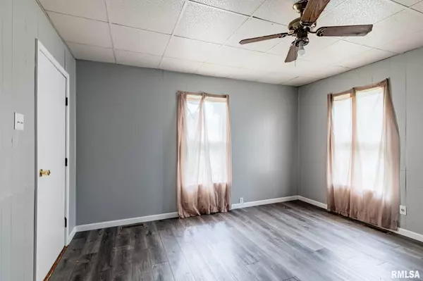 Duquoin, IL 62832,453 N WINTERS ST