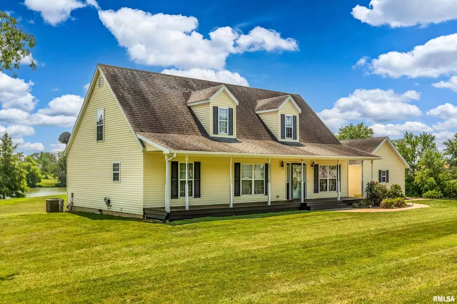 22 SMITH RD, Nashville, IL 62263