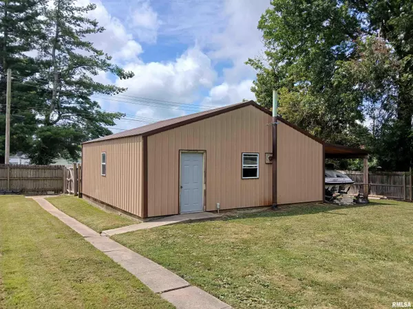 Johnston City, IL 62951,403 W 8TH ST