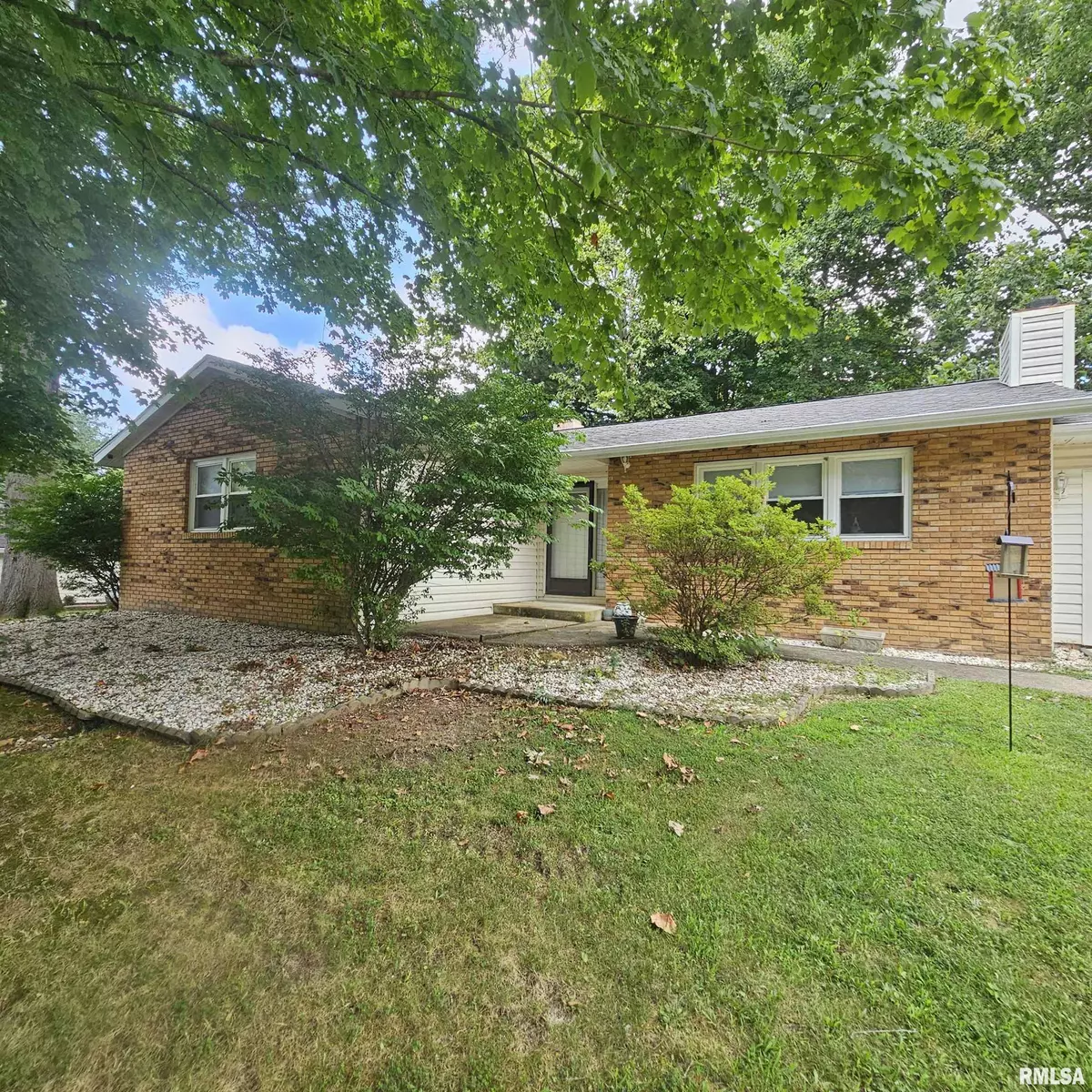Mt Vernon, IL 62864,1011 Blueberry Hill AVE