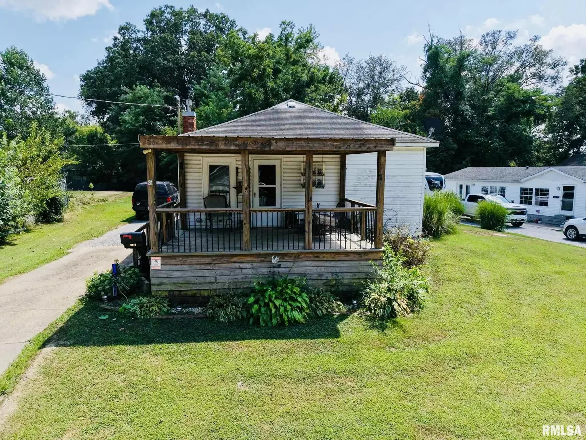 Benton, IL 62812,1104 W WEBSTER ST